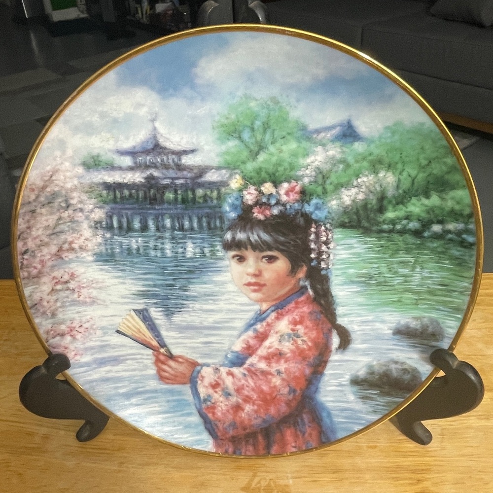 1988 The Faces of The World Hamilton Collection  Tamiko of Japan Plate No. 0276A